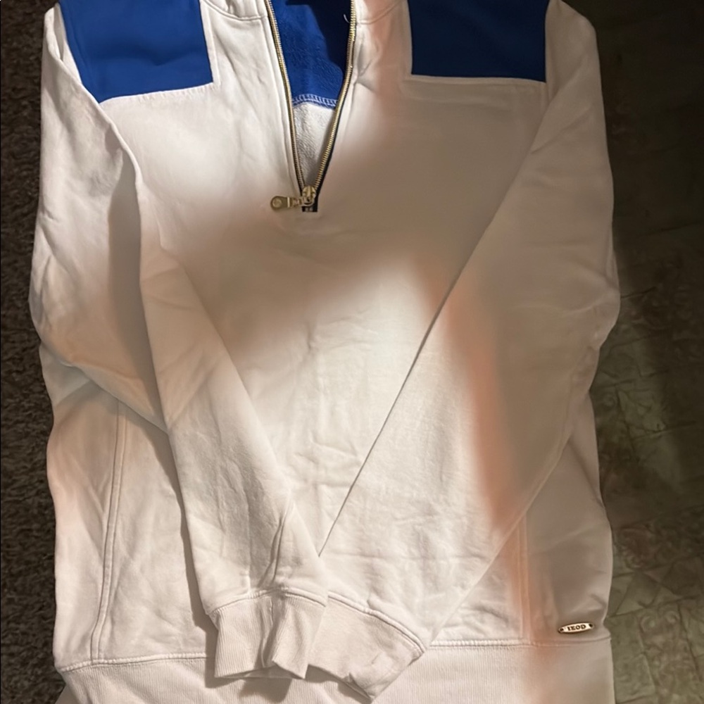Izod White and Blue Half-Zip Sweatshirt